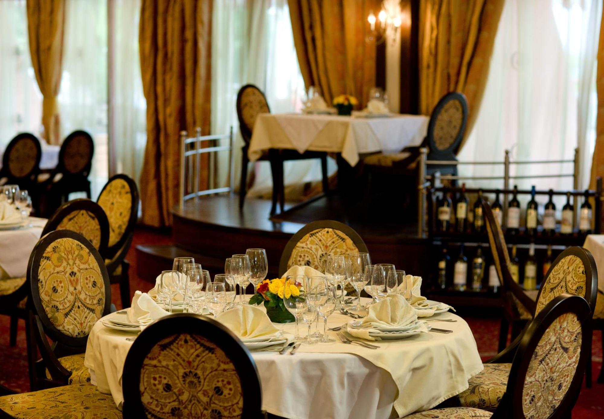 Apollo Spa Resort - Premium All-Inclusive , Pools & Free Beach, Individual Ac In Every Room Goudstrand Restaurant foto