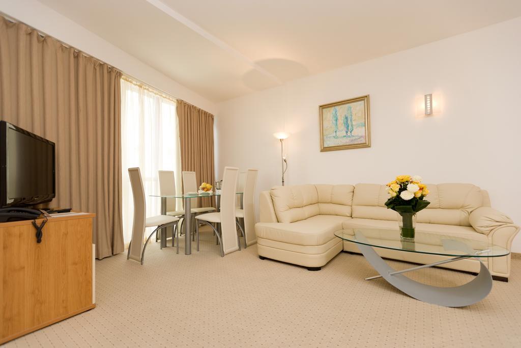 Apollo Spa Resort - Premium All-Inclusive , Pools & Free Beach, Individual Ac In Every Room Goudstrand Kamer foto